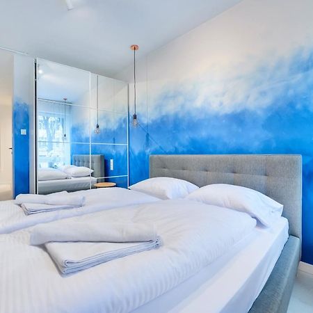 Apartamenty Sun & Snow Riverfront Гданск Екстериор снимка