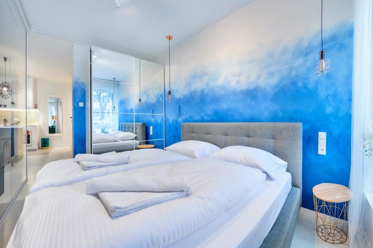 Apartamenty Sun & Snow Riverfront Гданск Екстериор снимка