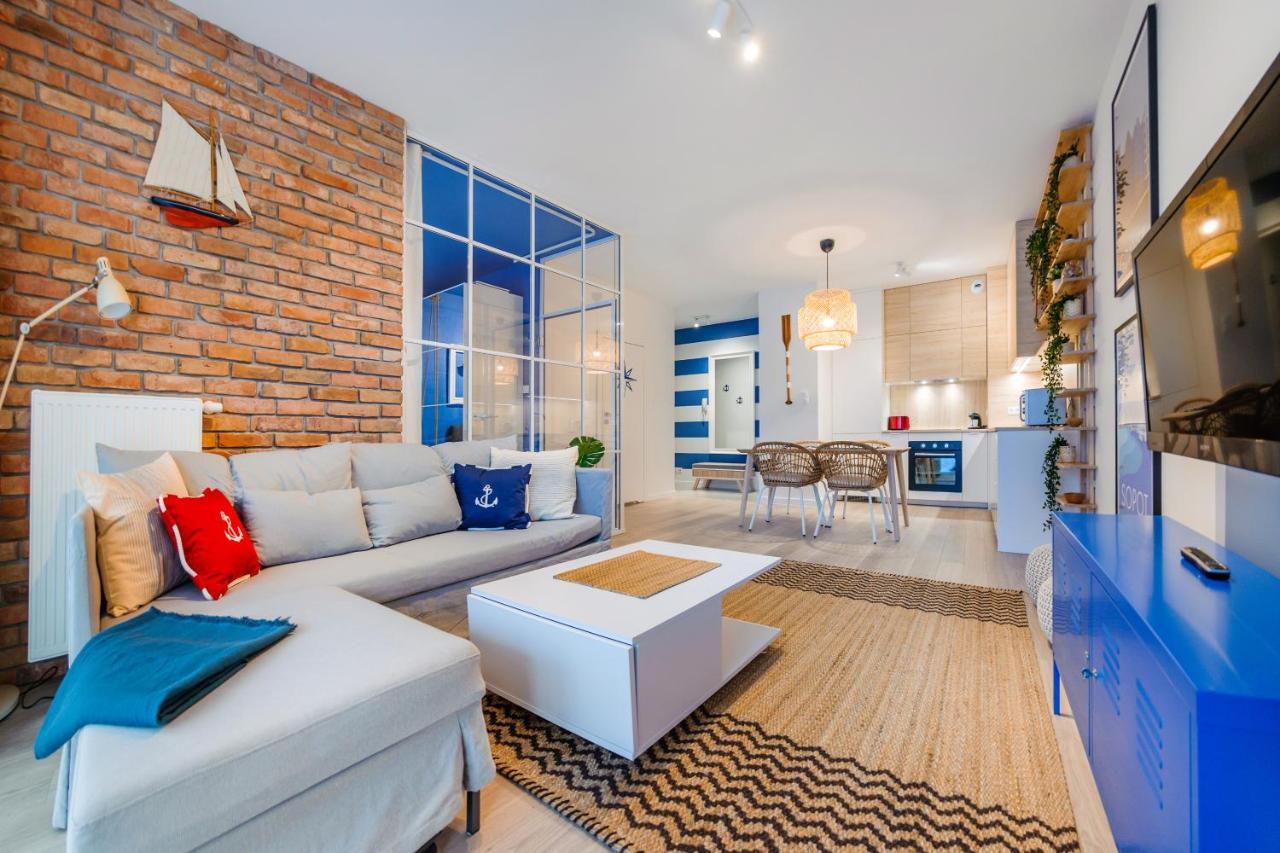 Apartamenty Sun & Snow Riverfront Гданск Екстериор снимка