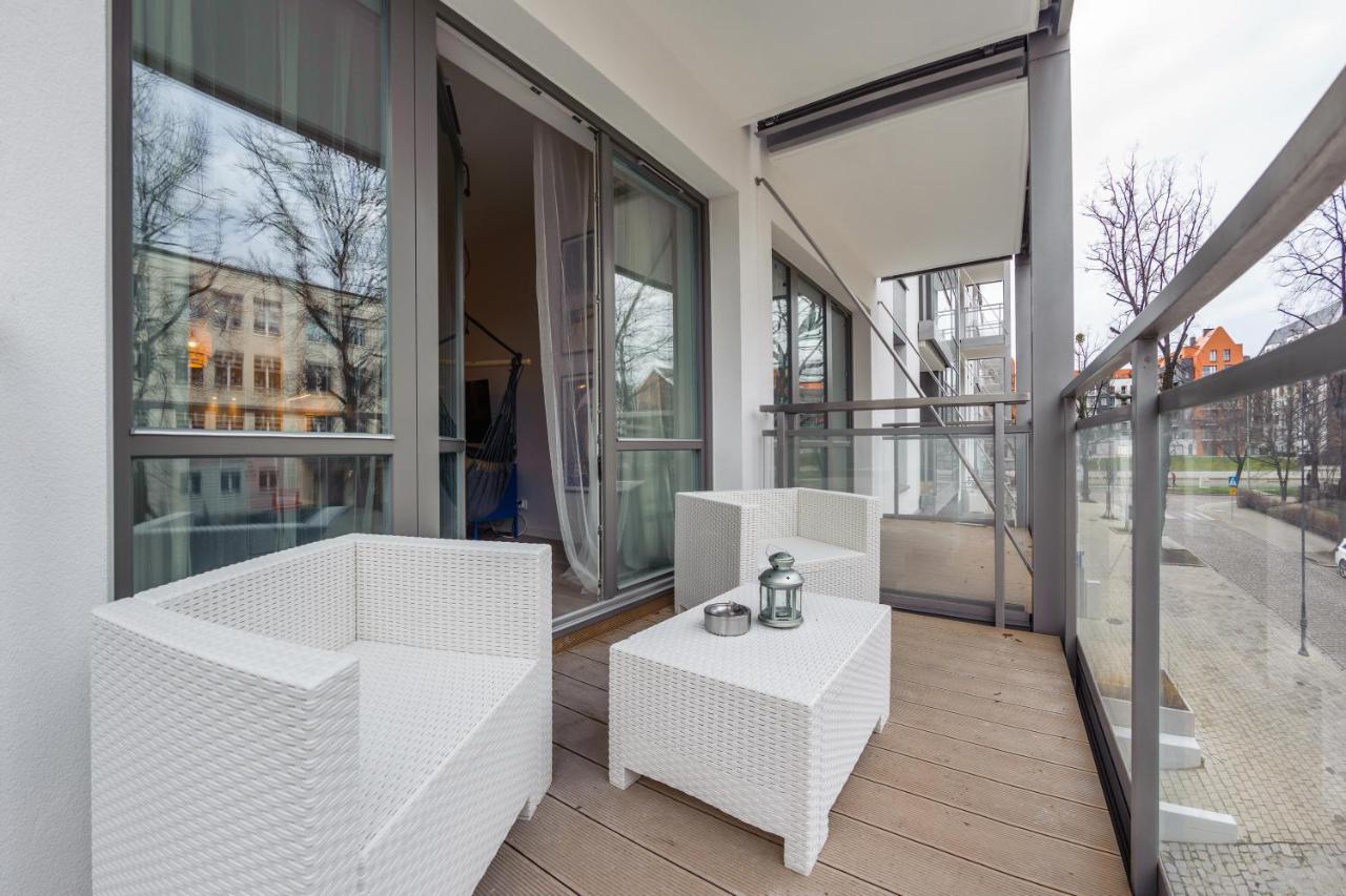 Apartamenty Sun & Snow Riverfront Гданск Екстериор снимка
