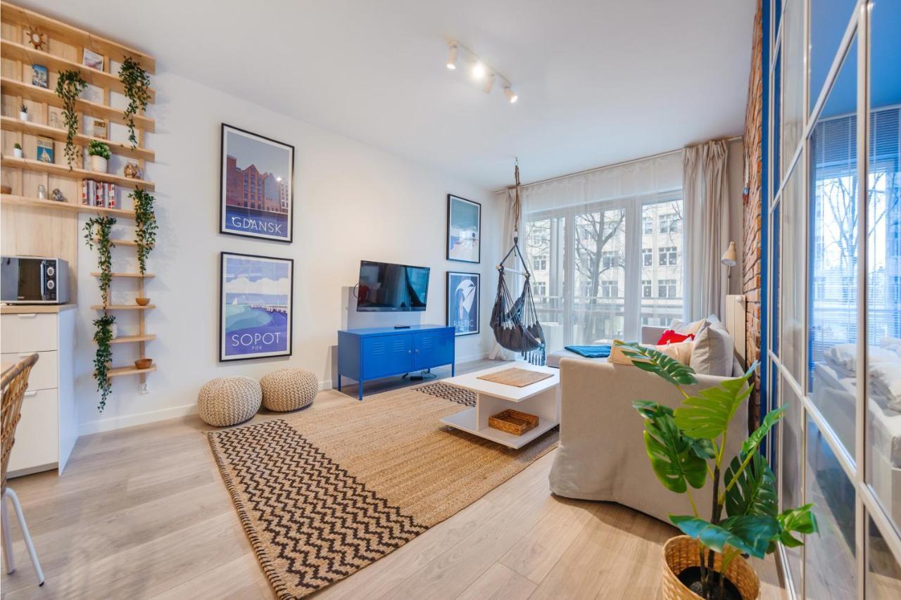 Apartamenty Sun & Snow Riverfront Гданск Екстериор снимка