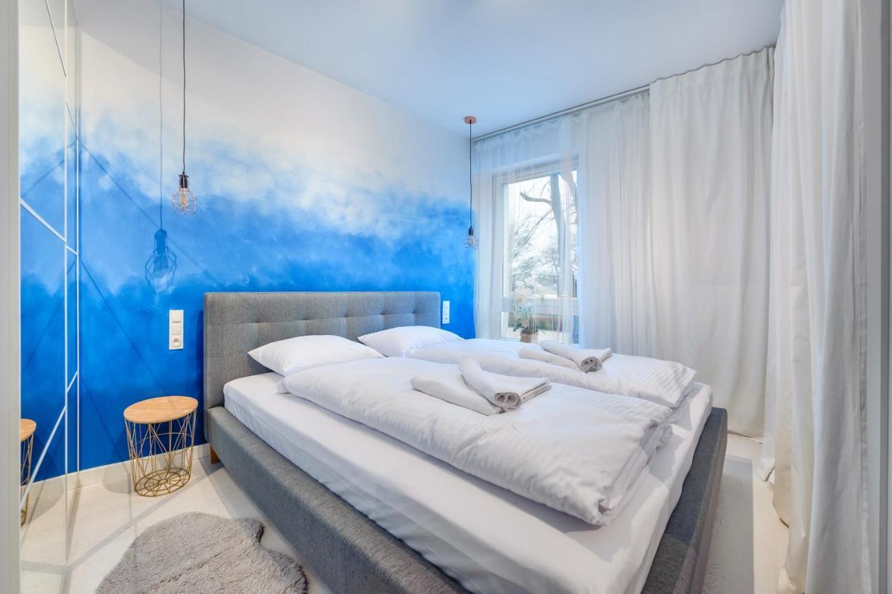 Apartamenty Sun & Snow Riverfront Гданск Екстериор снимка